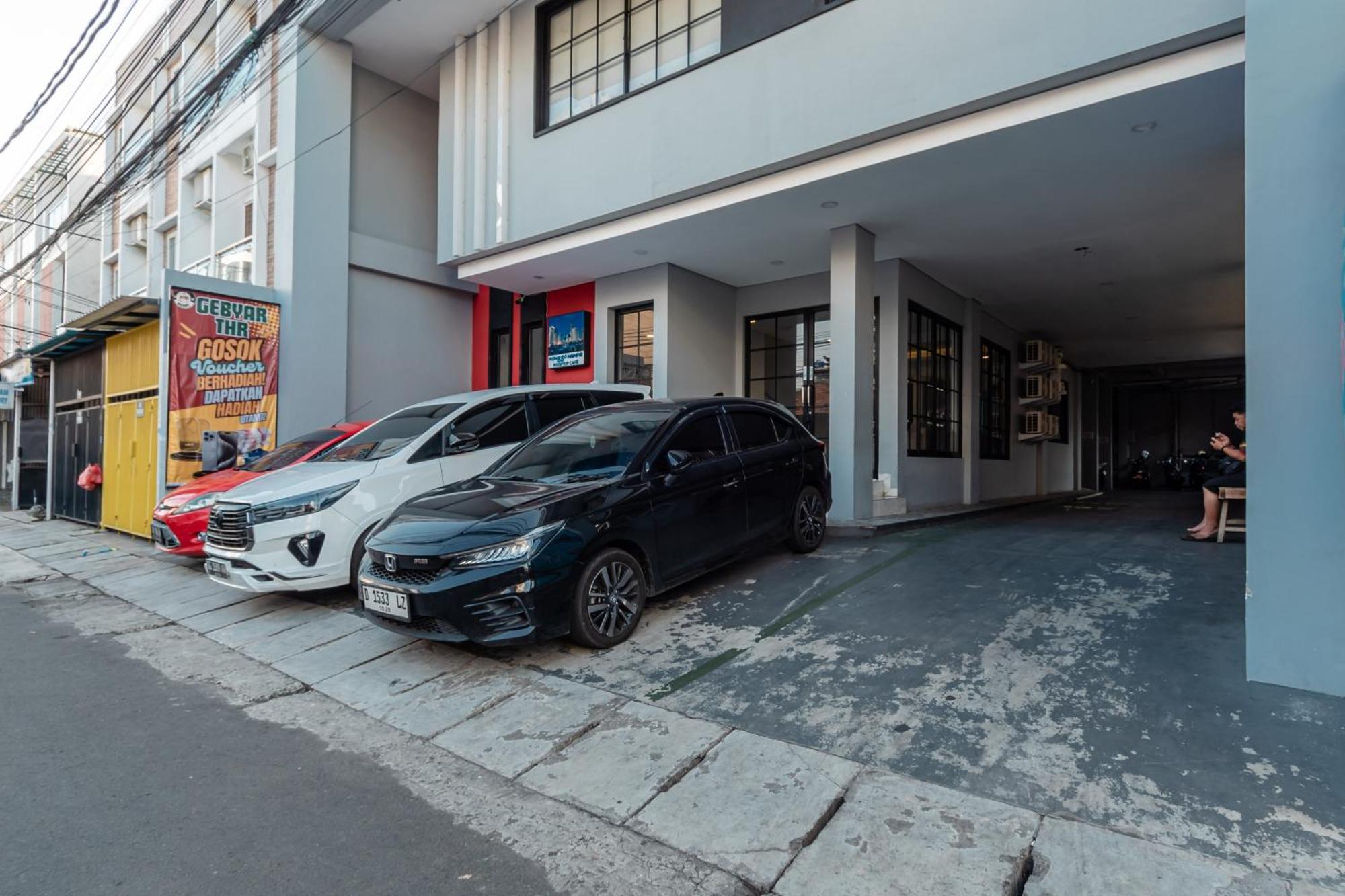 Monggo Mampir Tanjung Duren By Reccoma Jacarta Exterior foto