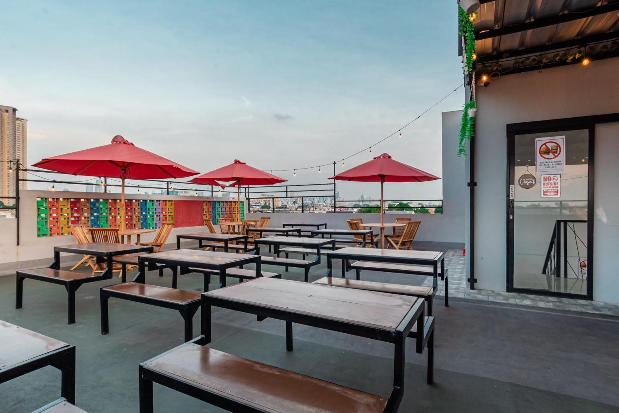 Monggo Mampir Tanjung Duren By Reccoma Jacarta Exterior foto