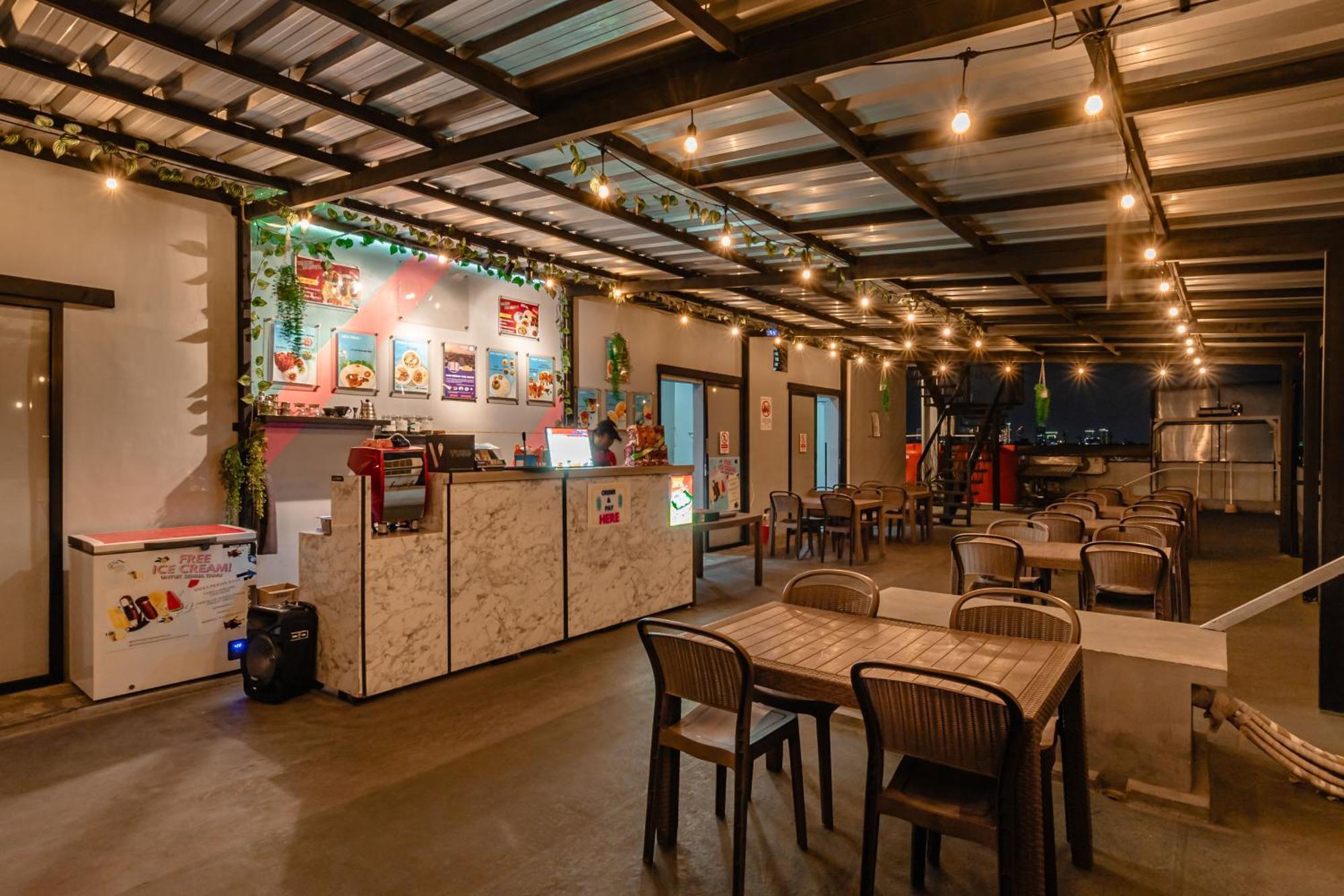 Monggo Mampir Tanjung Duren By Reccoma Jacarta Exterior foto